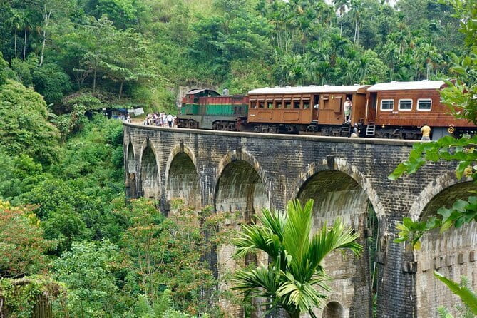 Sri Lanka Ella Private Day Tour Nine Arch & Elephant transit home - Walking to Nine Arches Bridge