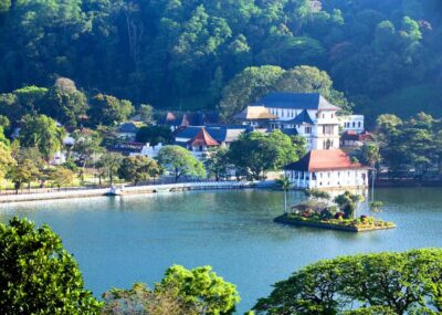 Sri Lanka Private 2-day Tour:Train Trip, Kandy, Nuwara Eliya