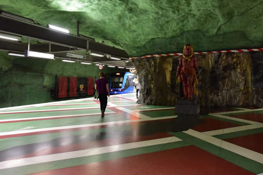 Stockholm Metro Tour - Kungsträdgården, the Garden Station