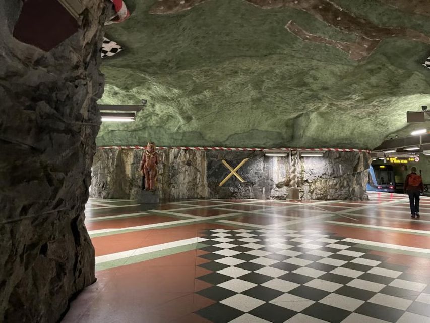Stockholm Metro Tour - Solna Centrum and a stronger burst of color
