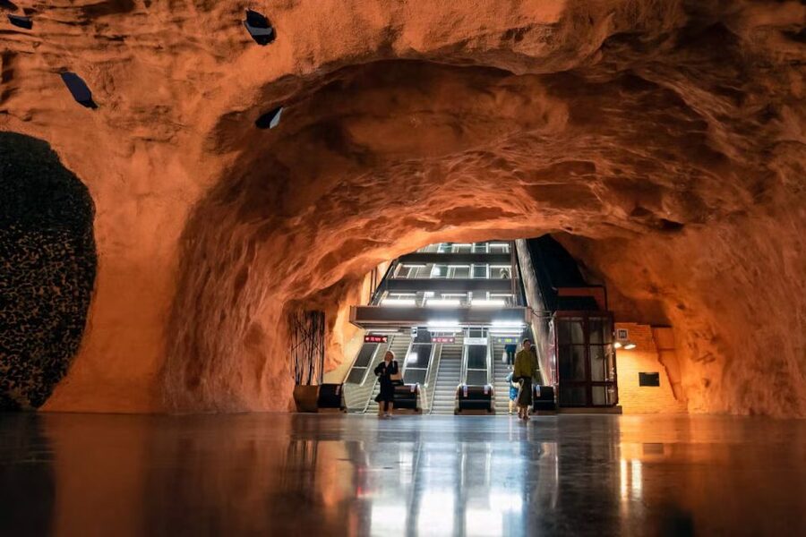 Stockholm Metro Tour - Stadium and the red-line change