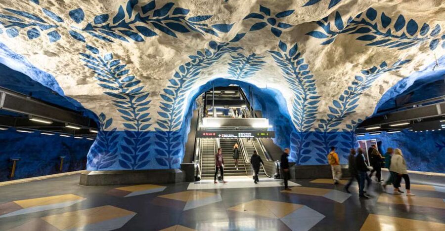 Stockholm Metro Tour - Starting beside the Karl XII statue