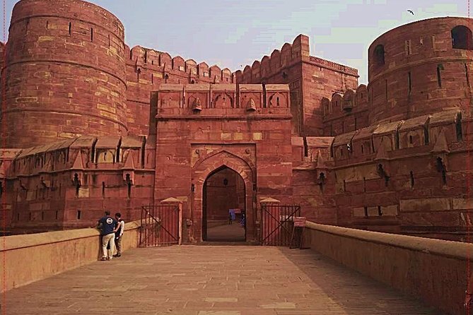 Taj Mahal,Agra fort and Baby Taj tour from Delhi by Express train - A vegetarian thali in Agra