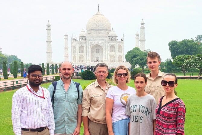 Taj Mahal, Agra Fort, Baby Taj Tour from Delhi by Superfast Train - Lunch is flexible, but check what your package covers
