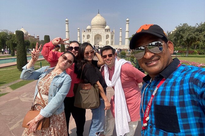 Taj Mahal & Agra Private Tour from Delhi by India's Fastest Train - Lunch at a five-star hotel, with an important package check