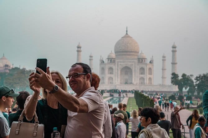 Taj Mahal Agra Tour by Gatimaan Express Train - A fast start from Delhi at 6:30 in the morning