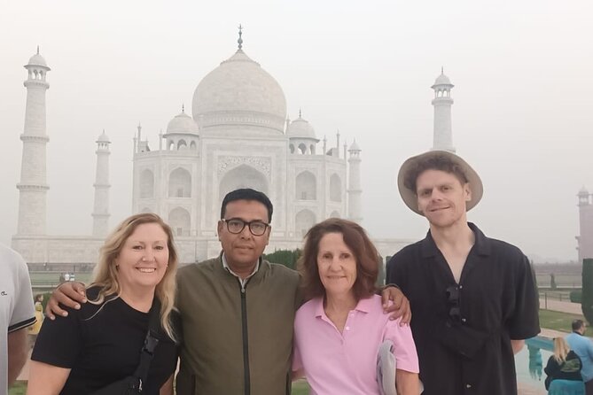 Taj Mahal and Agra Tour by Superfast Gatimaan Train From Delhi - Lunch, transfers, and what the price really covers