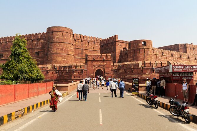 Taj Mahal and Agra Tour by Superfast Gatimaan Train From Delhi - Agra Fort: the wider Mughal story