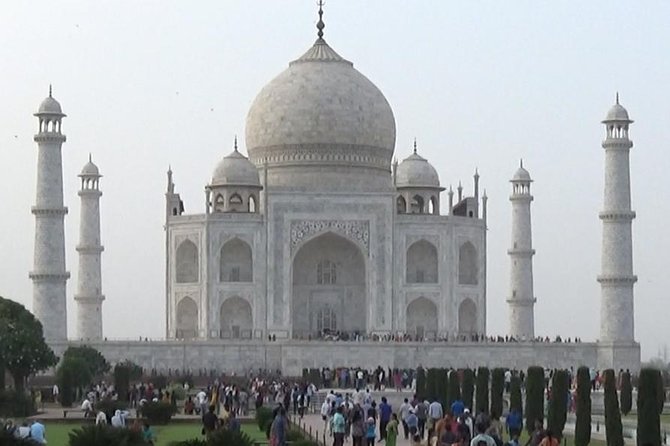 Taj Mahal by Superfast Train Gatimaan Express - Agra Fort and the Mughal court