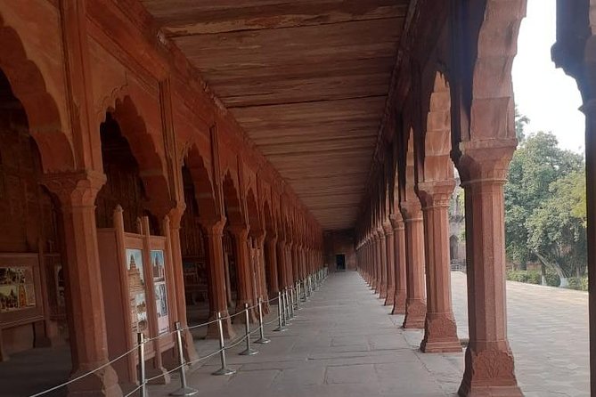 Taj Mahal City Tour by car or train from Jaipur - Meeting your Taj Mahal guide in Agra