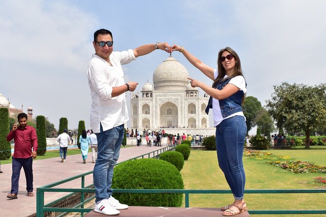 Taj Mahal Day Tour by Superfast Gatimaan Train from Delhi - The Taj Mahal gets the morning spotlight