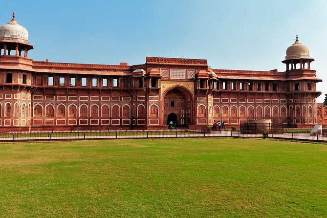 Taj Mahal Day Tour From New Delhi by Express Train - Understanding the Mughal court at Agra Fort