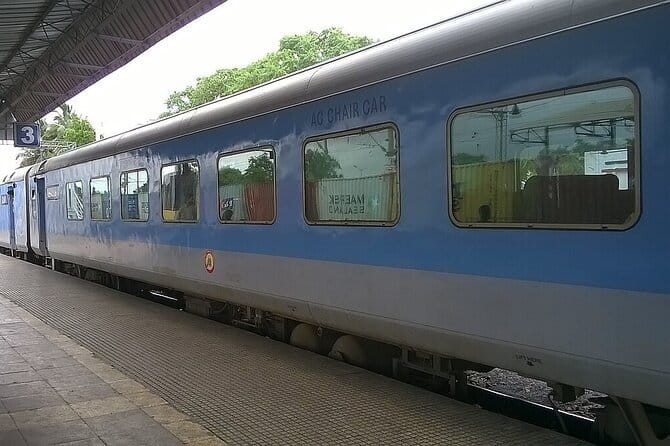 Taj Mahal Day Tour with Akbar Tomb from Delhi by Superfast Train - Lunch at Courtyard Agra