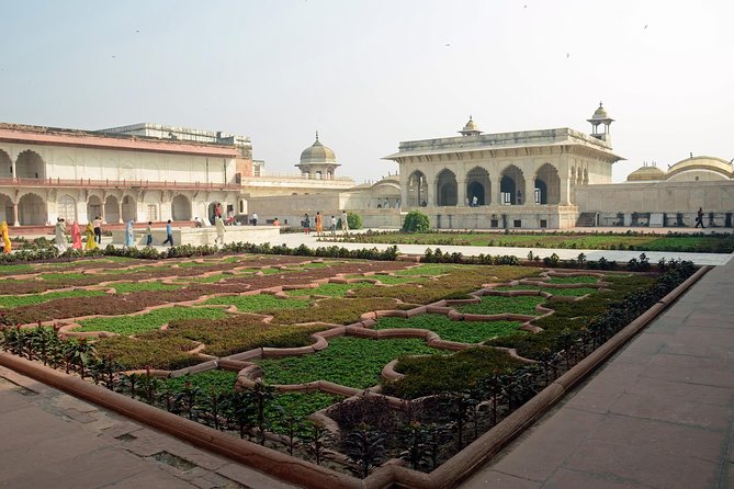Taj Mahal Tour By Express Train from Delhi - Lunch is optional, so read the package carefully