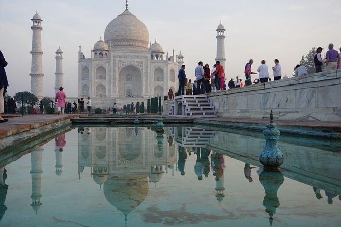 Taj Mahal Tour by Gatimaan Express Train With Lunch At 5 Star Hotel - A 5-Star Lunch at Courtyard by Marriott or ITC Mughal
