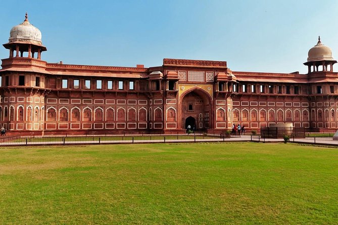 "Taj Mahal" Tour from Delhi by India's Fastest Train (Gatiman Express) - Agra Fort puts the Taj in context