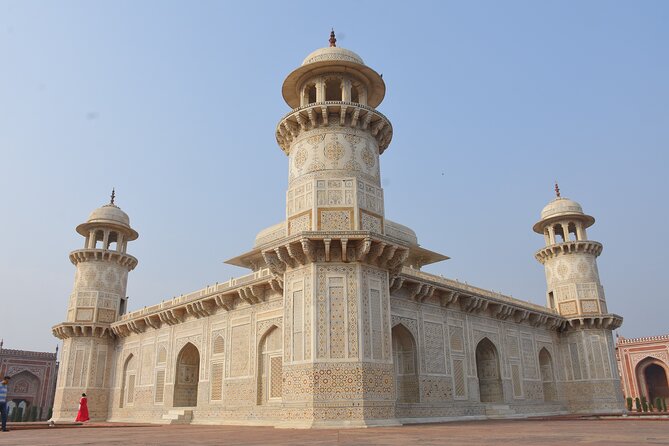 Taj Mahal Tour with High-Speed Train Experience - All Inclusive - Guides can shape the quality of the day