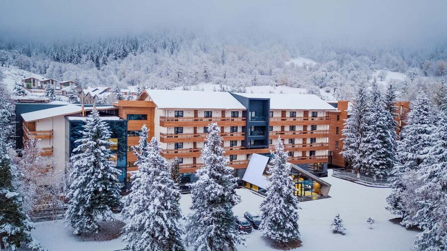Tbilisi: Borjomi, Bakuriani & Kukushka Train Tour - Bakuriani brings a different kind of mountain day