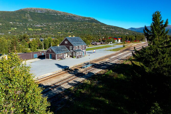 The Golden Train on Rauma Railway in Romsdalen - What happens during the Bjorli stop