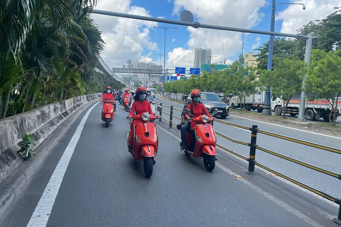 The insider's Hanoi + Train Street 4,5 Hours Female Ao Dai Riders - What the Vespa format adds to a Hanoi visit
