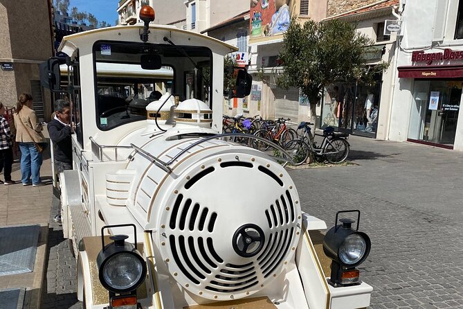 The Little Train of Antibes Juan-les-Pins - Juan-les-Pins brings a different mood