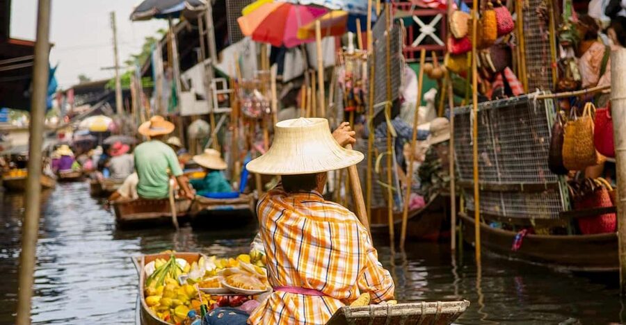 The Old Siam: Damnoen Saduak and Maeklong Railway Market - The paddleboat ride into Damnoen Saduak