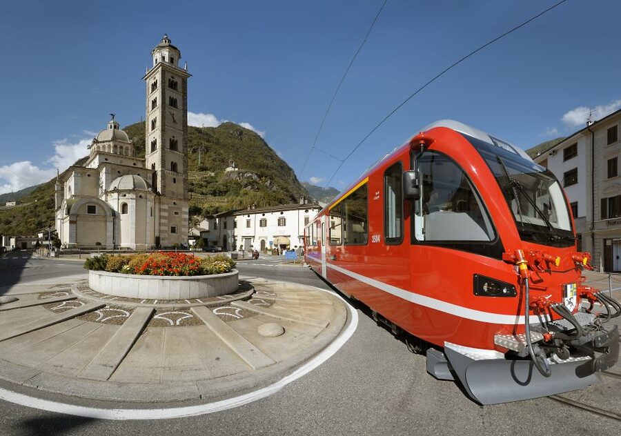 Tirano: Bernina Red Train and Cablecar to Diavolezza Refuge - Poschiavo adds a gentler stop on the return