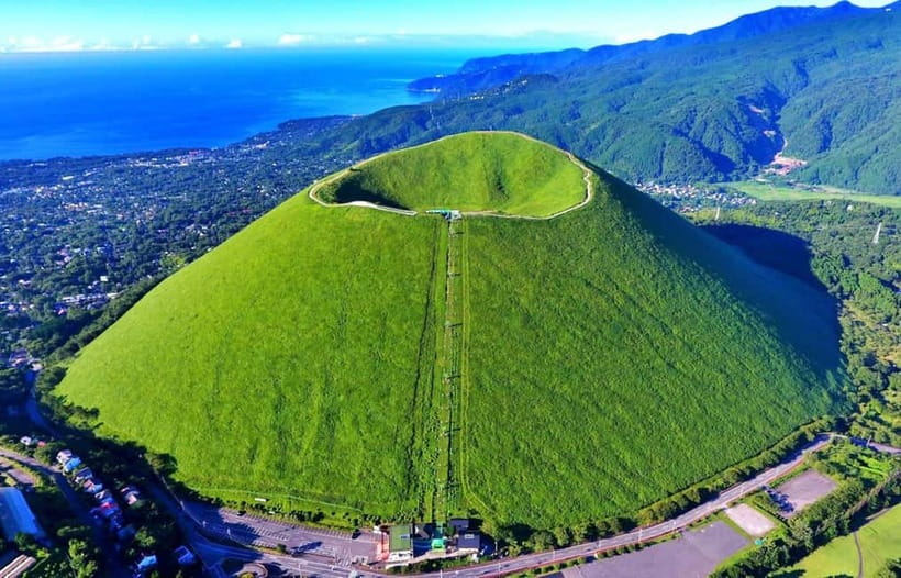 Tokyo: Izu Scenic Oceanview Train, Volcano, Coast Day Trip - The Resort 21 Train and the Pacific at Window Level