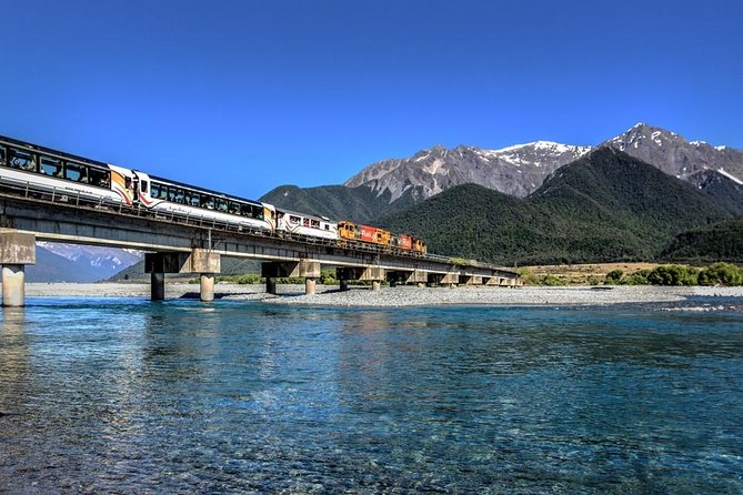 TranzAlpine Train, Arthur's Pass and Castle Hill Day Trip - Lake Pearson and the quiet photo stops