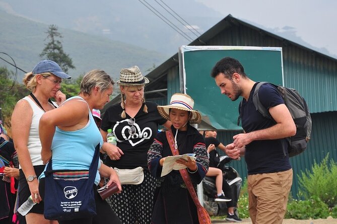 Trekking Sapa - Bac Ha Market: Sleep on Train & Homestay - Bac Ha Market on Sunday morning