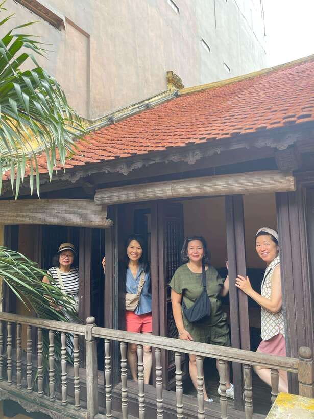 Uncover Hanoi’s Hidden Treasures: Old Quarter & Train Street - The guides make the difference