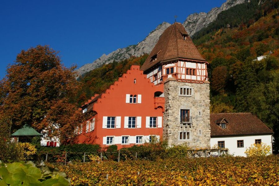 Vaduz: City Train Tour - What the Vaduz city train actually shows you