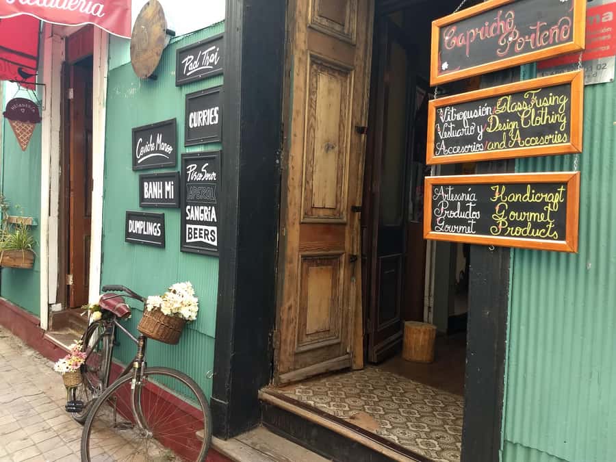 Valparaiso: Street Art, Funiculars and Port City Tour - Pasaje Gálvez, where the walls do the talking