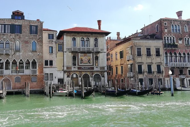 Venice from Rome: Private Day Trip by train with Islands Tour - Gondola rides, lunch, and what costs extra