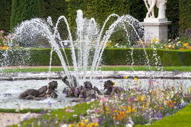 Versailles Château and Gardens Walking Tour from Paris by Train - Walking through 800 hectares of royal grounds