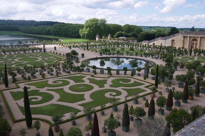 Versailles Palace and Gardens Tour by Train from Paris - The Petit Trianon upgrade and Marie Antoinette’s hamlet