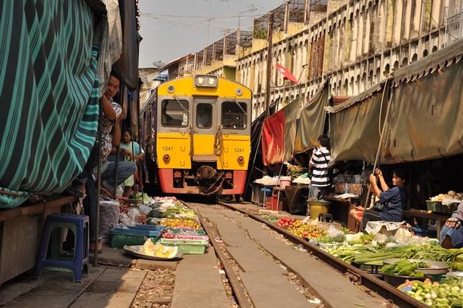 VIP Private Tour Damnoen Saduak+ Amphawa + Mae Klong Railway - Wat Bang Kung and the Tree-in-the-Midst Temple