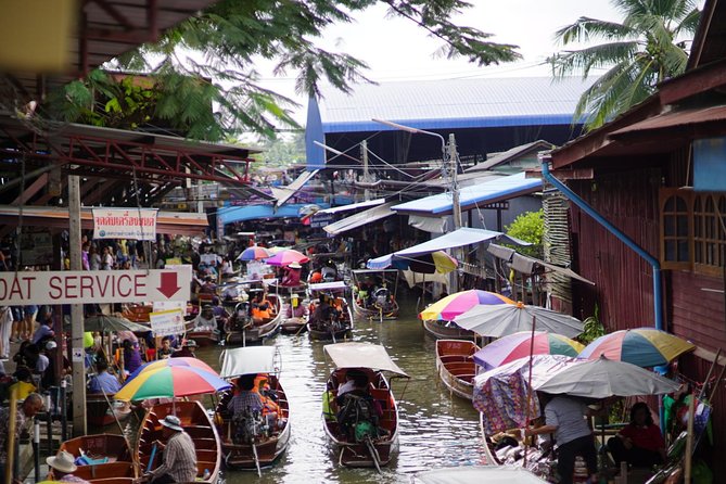 VIP Private Tour Damnoen Saduak+ Amphawa + Mae Klong Railway - Ending at Amphawa after the crowds change