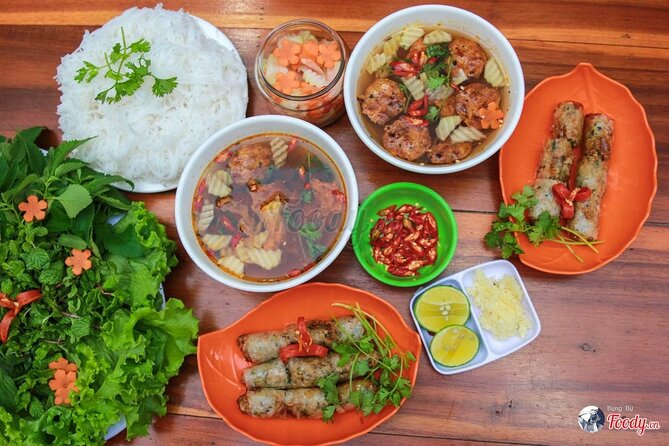 Walking Street Food Tour in Hanoi and Train Street - Why a guide matters in the Old Quarter