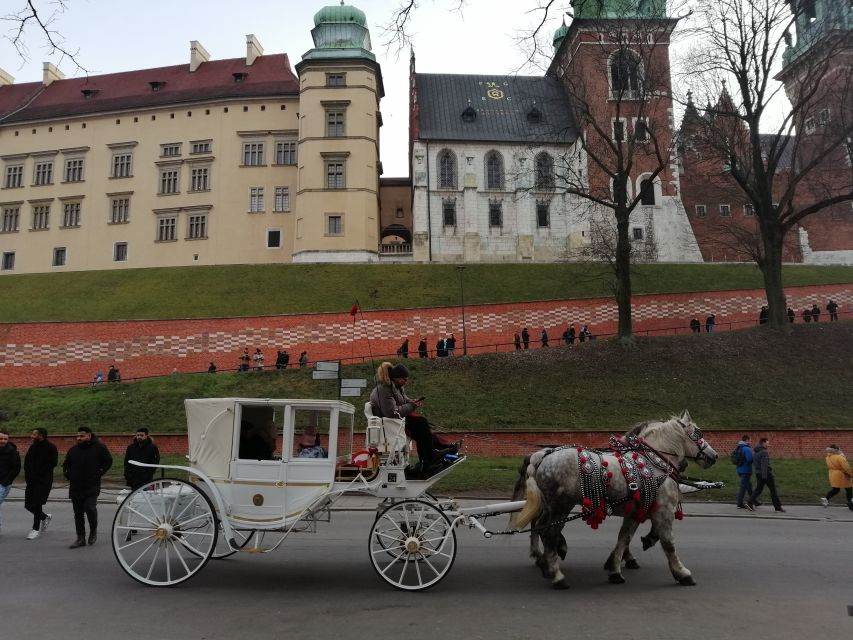 Warsaw: Tour to Krakow and Auschwitz by Train with Pickup - The three-hour pause in Krakow