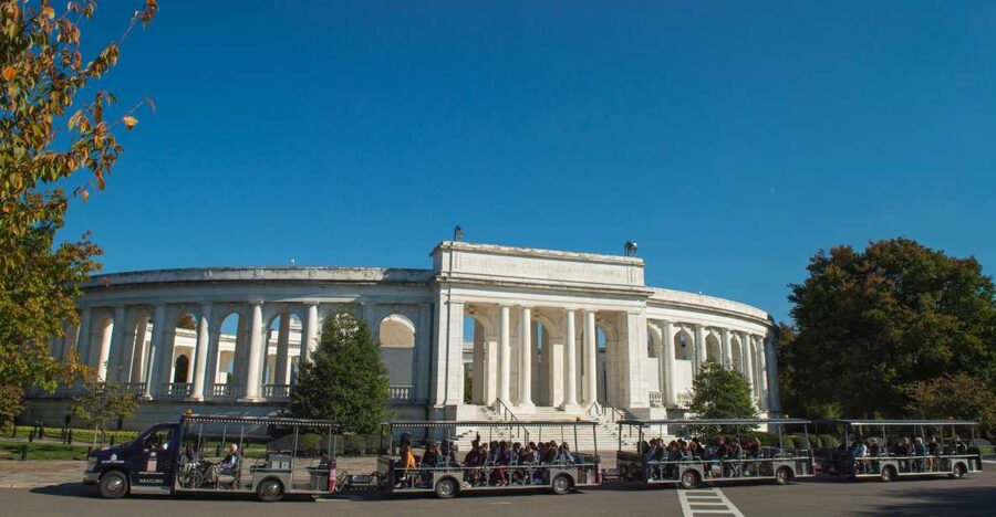 Washington DC: Arlington Nat. Cemetery Ticket & Tram Tour - Entering through the Welcome Center