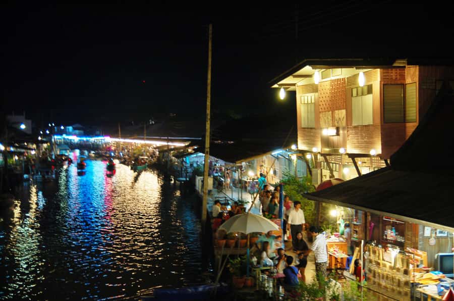 Weekend Amphawa Floating Market & Train Market Private Tour - Who will get the most from this tour