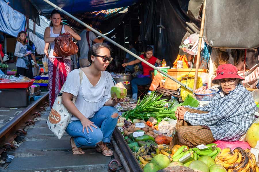 Weekend Amphawa Floating Market & Train Market Private Tour - What the boat trip adds