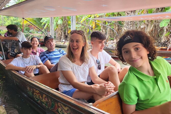 Wheelchair & Luxury Tour to Floating & Railway Markets - Why the railway market is worth the long ride