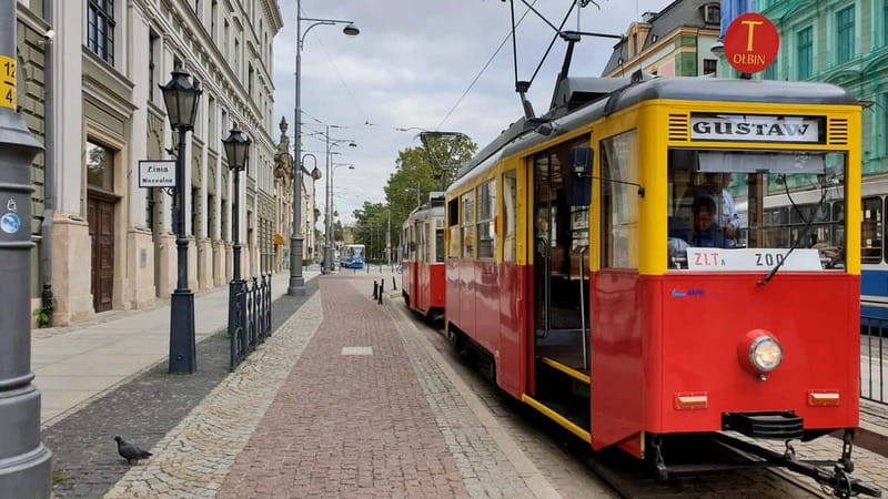 Wroclaw: Private Tour by smal Historic Tram (1,5h, 16 seats) - The old town and Jewish quarter from the carriage