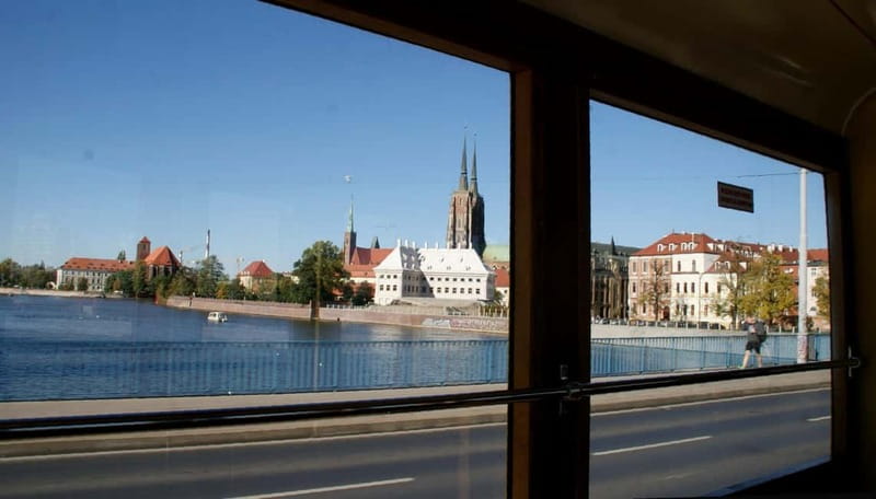 Wroclaw: Private Tour by smal Historic Tram (1,5h, 16 seats) - The 15-minute pause at Centennial Hall