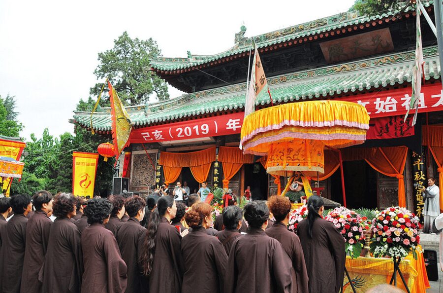 Xi'an: Maiji Grottoes & Fuxi Temple Day Trip by Bullet Train - Lunch and a change of focus at Fuxi Temple