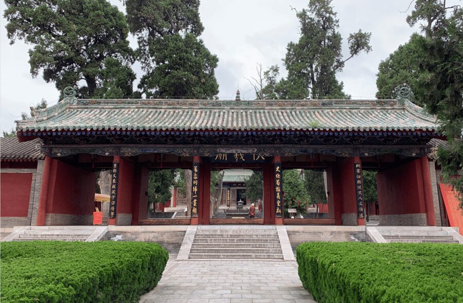 Xi'an: Maiji Grottoes & Fuxi Temple Day Trip by Bullet Train - What the private guide adds