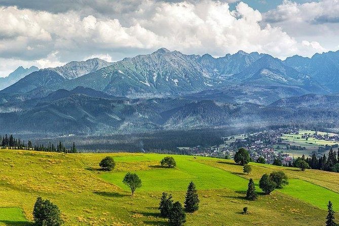 Zakopane Funicular Hill & Thermal Springs regular tour - Timing, group size, and the guide question