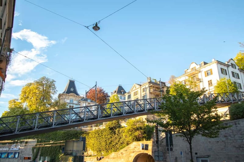 Zurich: 2-hour Best Intro Walking Tour with a Local - Lindenhof and Grossmünster, Zurich’s essential opening chapter